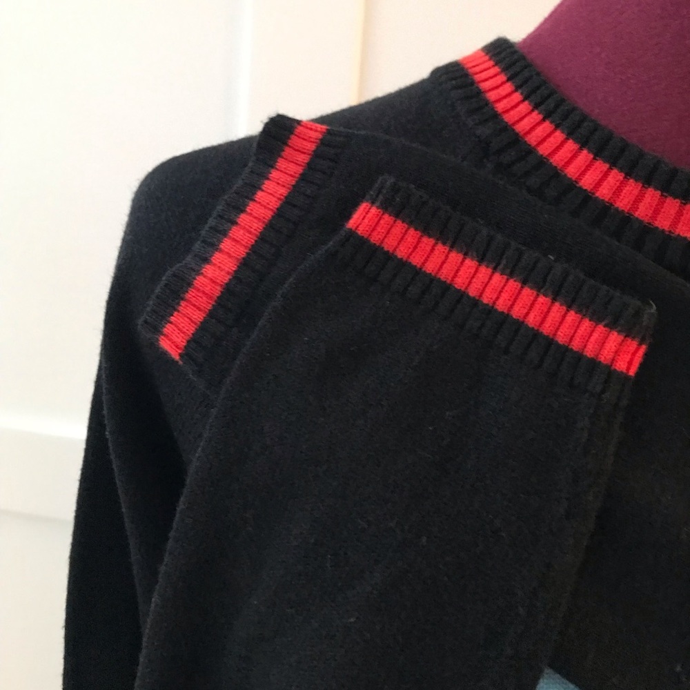 Christmas Winter Graphic Sweater Women’s Size XS - Picture 6 of 9